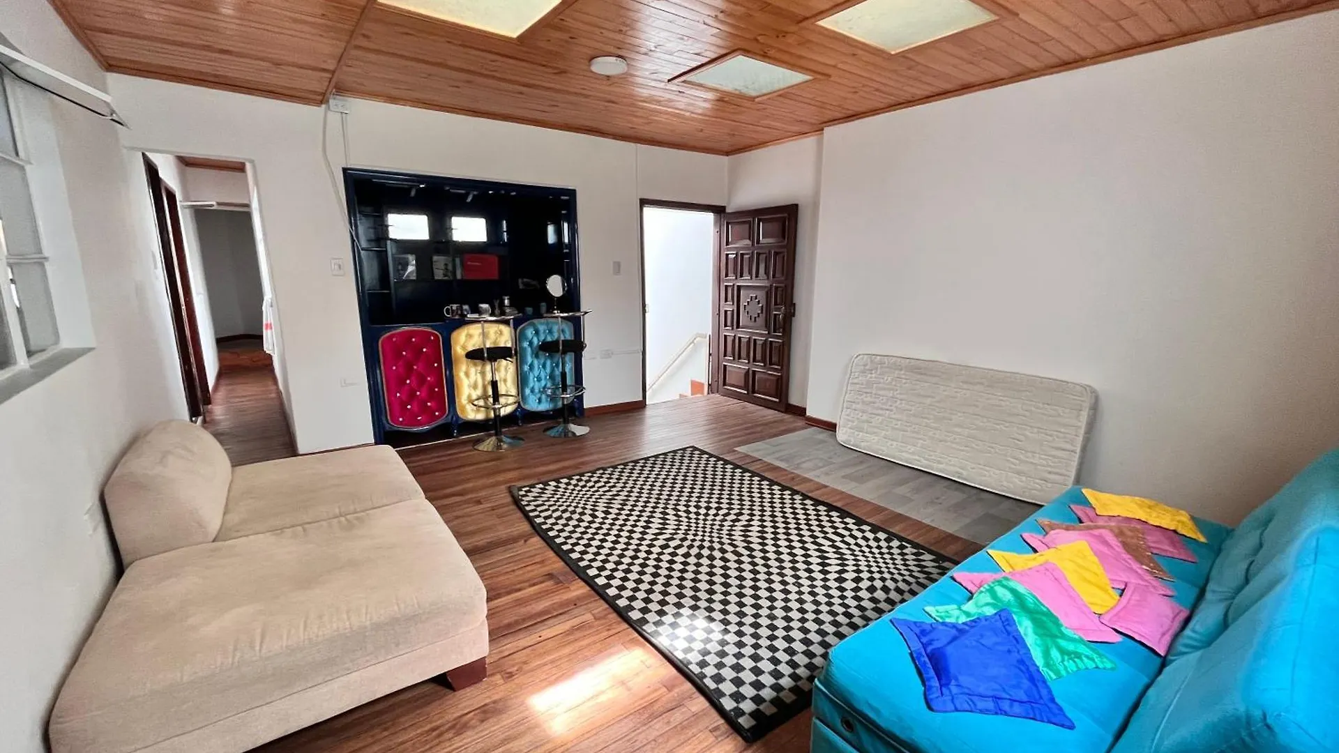Prisma Hostel contacts